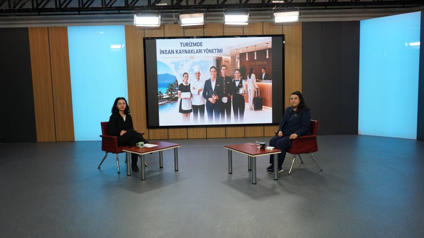 29.04.2026 Turizmde İnsan Kaynakları Yönetimi Öğr. Gör. Dr. Gülsüm DEMİR KAYA
