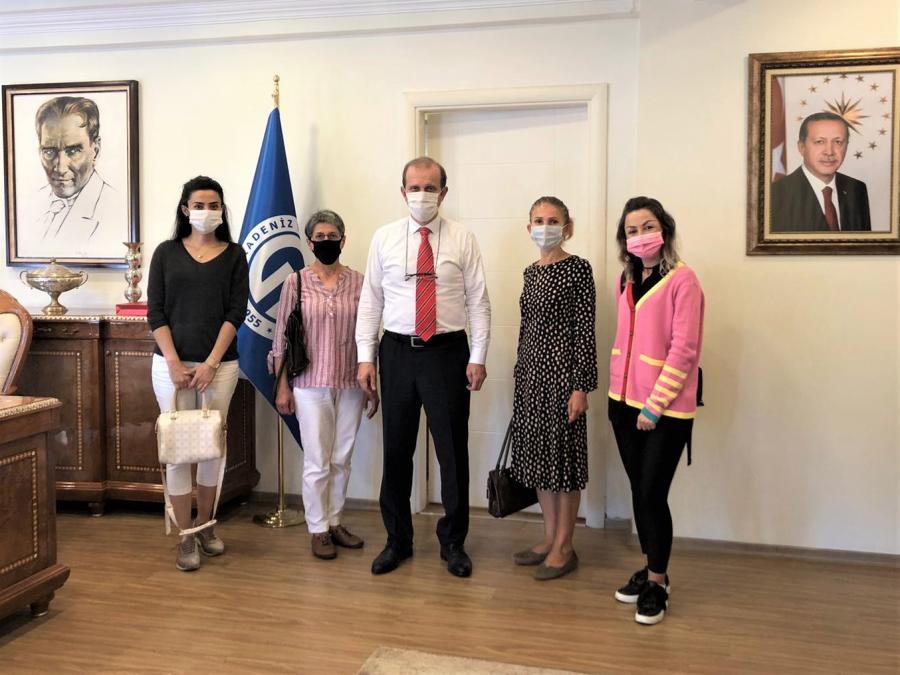 Trabzon Hayvanları Koruma ve Yaşatma Derneği Başkanı Lütfiye TOSUN ve Yöneticileri