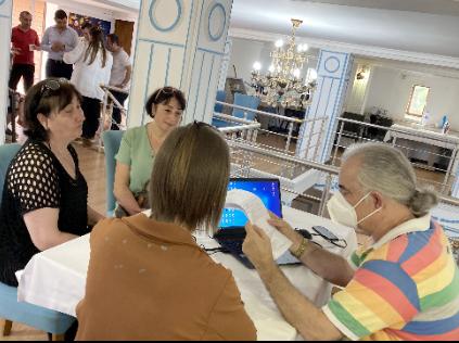 Prof. Dr. Adnan Çalık Batumda Hastalarıyla Buluştu