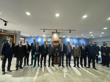 Üniversitemiz Sürmene Deniz Bilimleri Fakültesi Deniz Ulaştırma İşletme Mühendisliği Bölümü Tam Donanımlı Köprüüstü Simülatörü Açılış Töreni Gerçekleştirildi