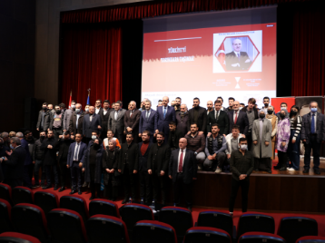 Türkiyeyi Yarınlara Taşımak Konulu Söyleşi Düzenlendi