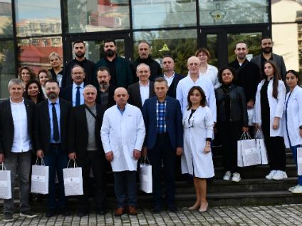 Batum Cumhuriyet Hastanesine İadeyi Ziyarette Bulunduk