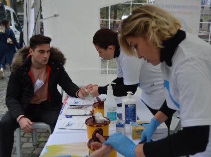 KTÜ Farabi Hastanesi'nden Trabzon Meydan Parkında Kan Şekeri Taraması